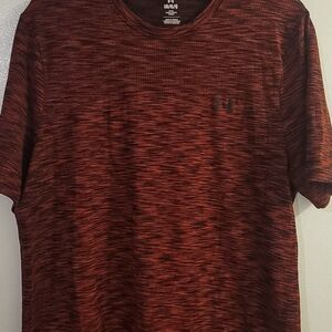 Under Armour Light Weight Red Short Sleeve Tee. Pre-owned Size Large